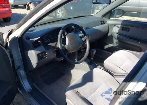 1997 Nissan Sentra Gle/Gxe/Xe z USA, uszkodzony, nr VIN 3N1AB41D3VL011238